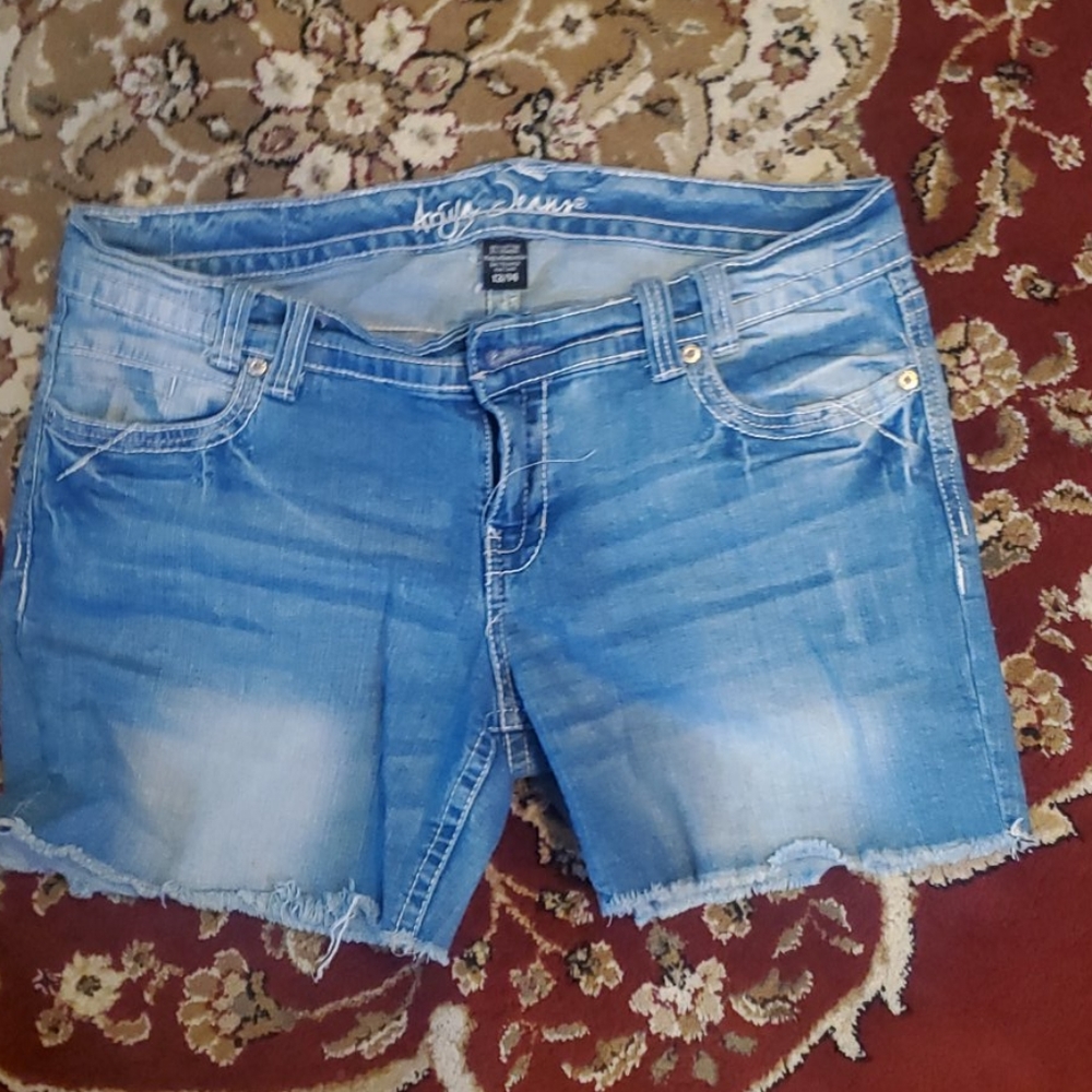 Short - Picture 4 of 4
